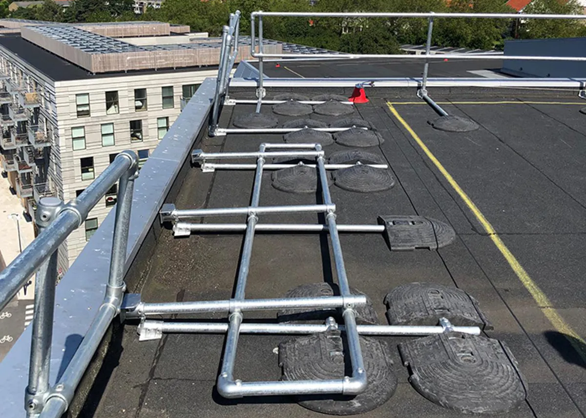 Kee Guard® Folding Guardrail - Kee Safety
