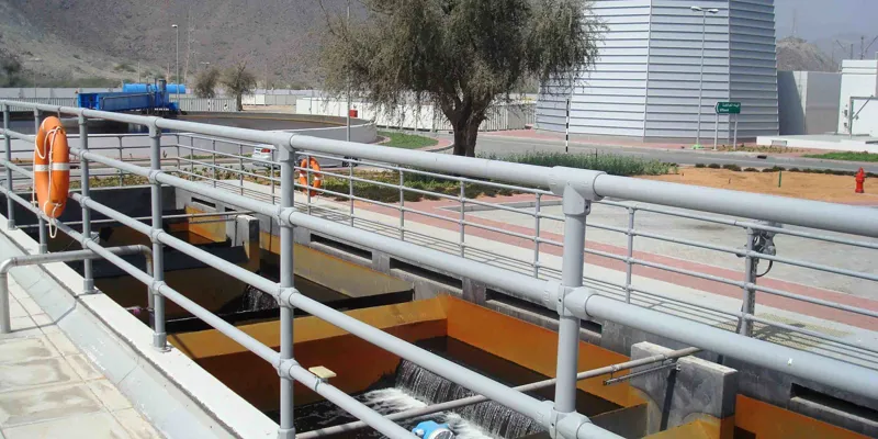 Safety Railing and Modular Guardrail made from Slip-on Railing Fittings ...