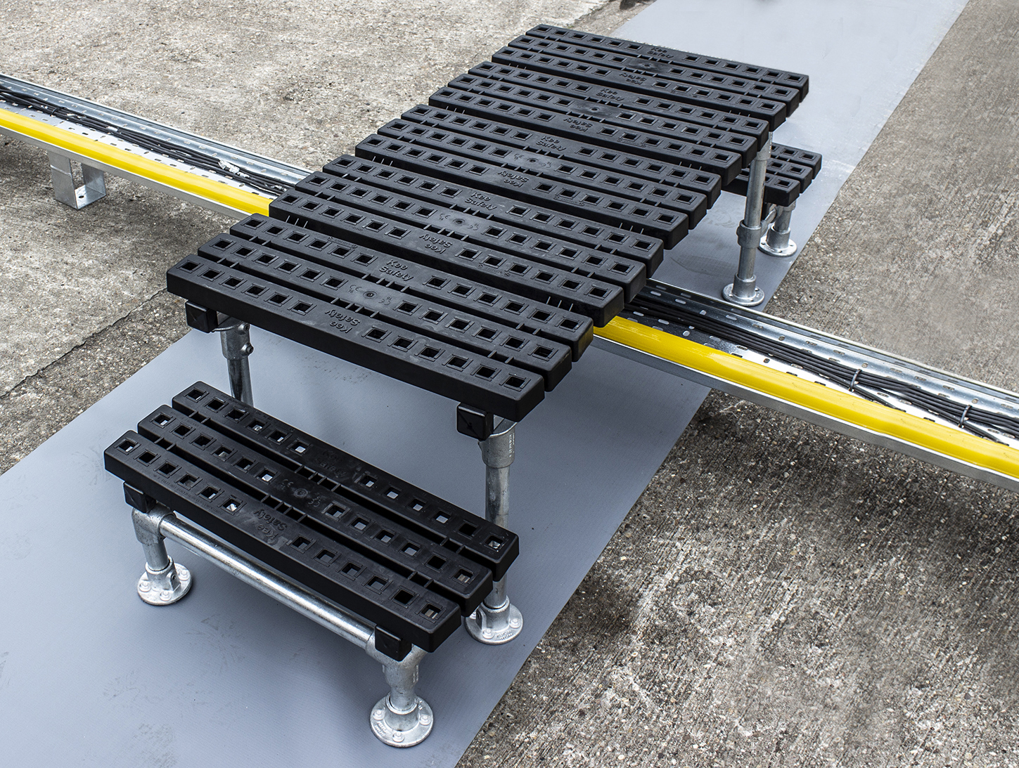 Kee Access® Ramps - DDA Compliant Ramp & Railing System - Kee Safety