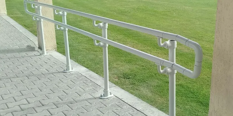 Ramp Fall Protection System Kee Access® Ramps - DDA Compliant Ramp & Railing System - Kee Safety