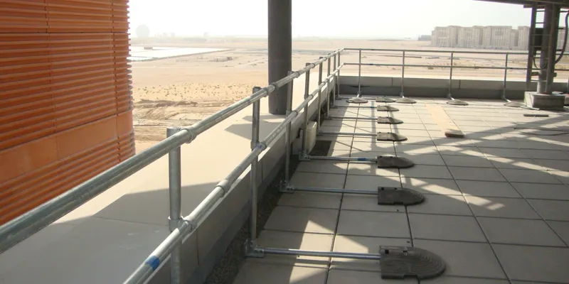 Ramp Fall Protection System Kee Access® Ramps - DDA Compliant Ramp & Railing System - Kee Safety